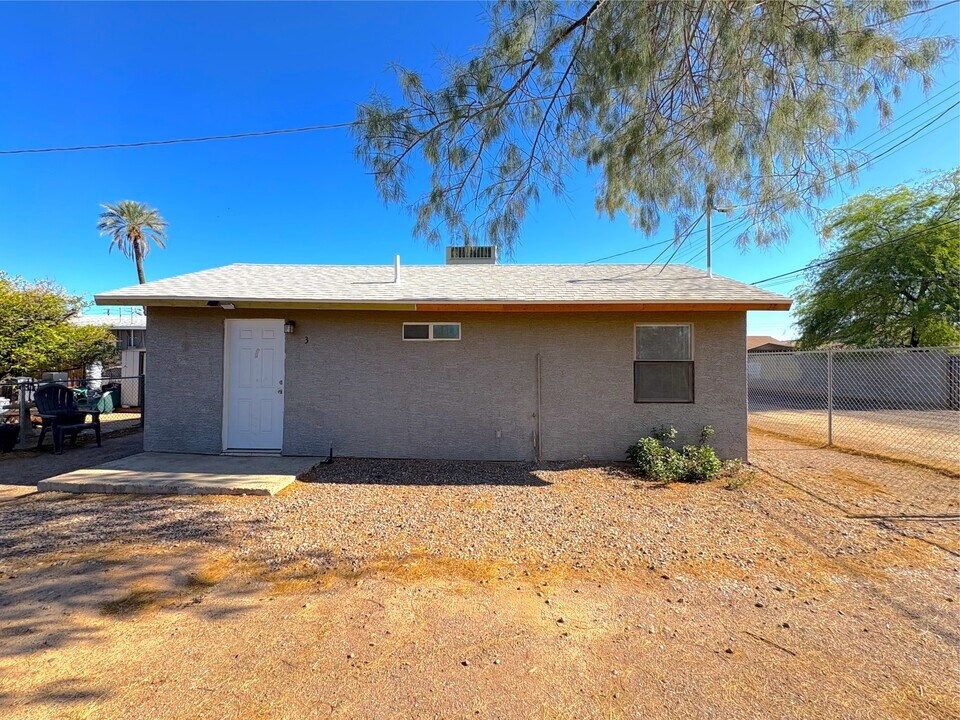 425 N 18th Dr, Unit 3 in Phoenix, AZ - Building Photo