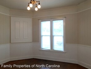 400 S Spring St in Greensboro, NC - Building Photo - Building Photo