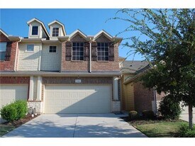 945 Wellington Dr in Lewisville, TX - Building Photo