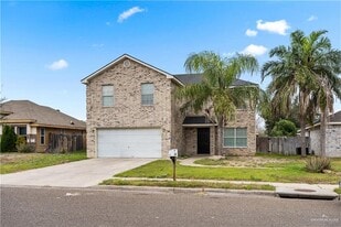 19 Thunderbird Ave in McAllen, TX - Building Photo