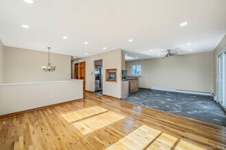 4 Bay Pl in Lindenhurst, NY - Building Photo - Building Photo