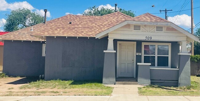 property at 509 W 2nd St