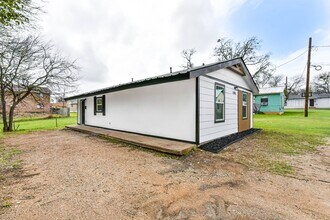 1106 Brewster Ave in Killeen, TX - Building Photo - Building Photo
