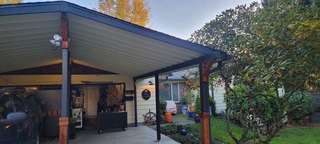 1327 Worrall Dr in Bremerton, WA - Building Photo - Building Photo