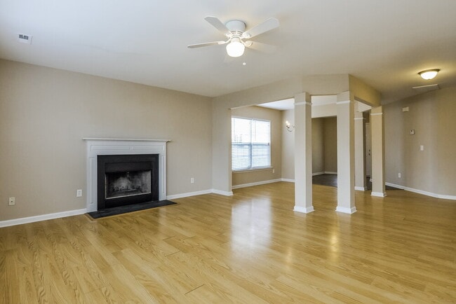 820 Willow Bay Dr in Fuquay Varina, NC - Building Photo - Building Photo