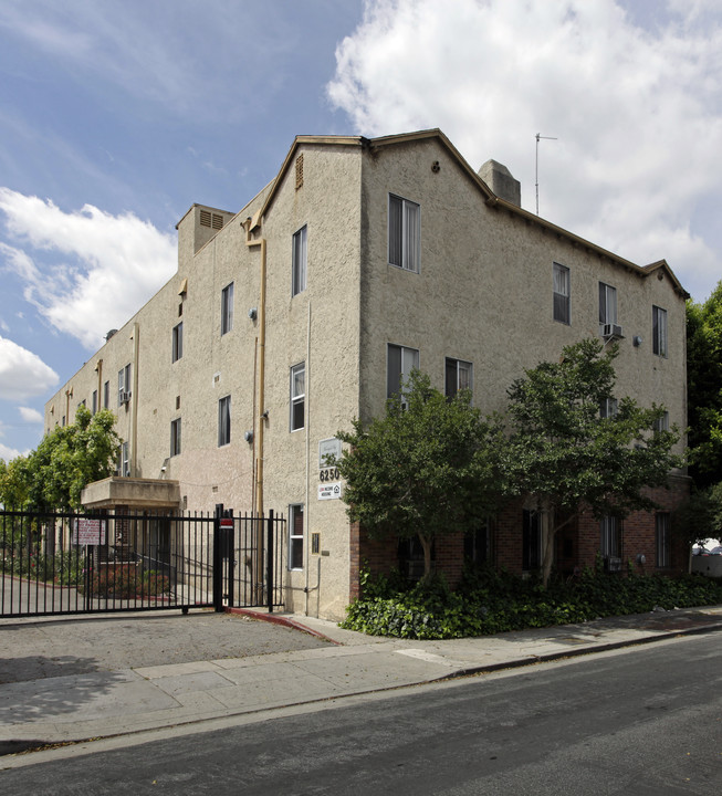 Diane Apartments in Los Angeles, CA - Building Photo