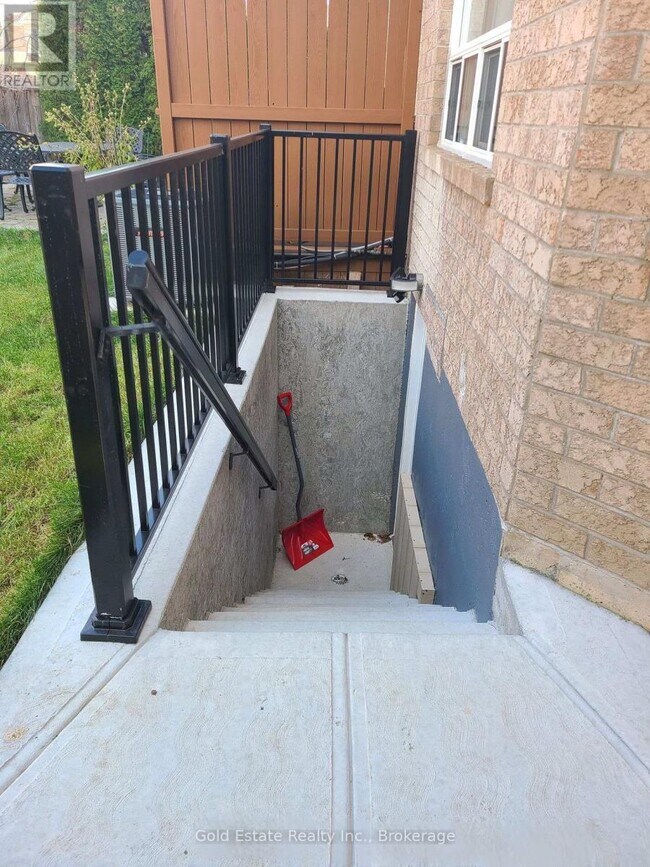 162 Valleyway Dr in Brampton, ON - Building Photo - Building Photo