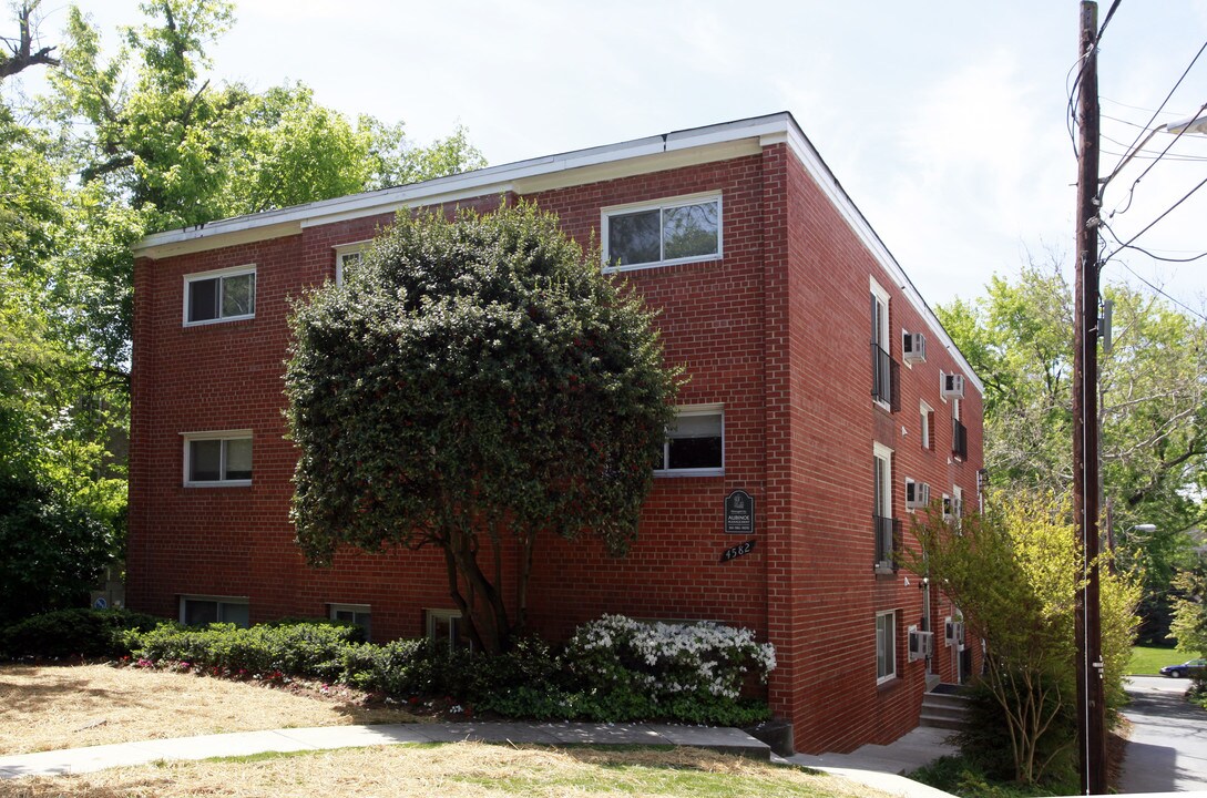 Morrisanne Apartments in Washington, DC - Building Photo