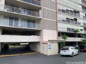 909 Ala Lilikoi St in Honolulu, HI - Building Photo