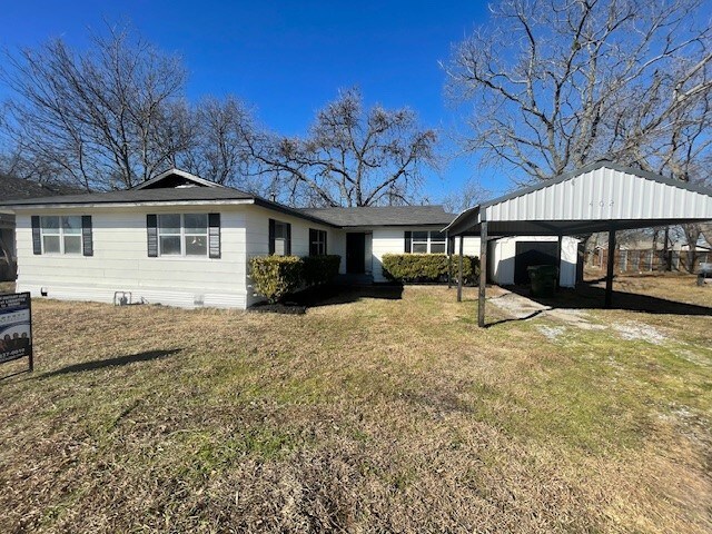 402 N Hughes St in Howe, TX - Building Photo - Building Photo