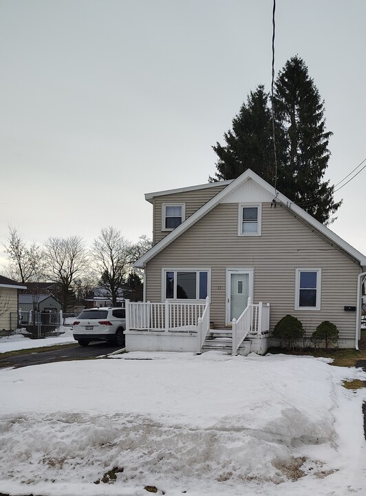 45 Myers Ave in Yorkville, NY - Building Photo