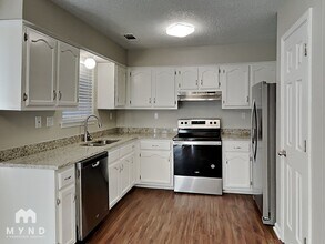 6717 Elmore Woods Ln in Memphis, TN - Building Photo - Building Photo