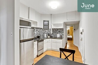 531 W 48th St-Unit -B in New York, NY - Building Photo - Building Photo