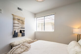 The Arden in Los Angeles, CA - Building Photo - Interior Photo