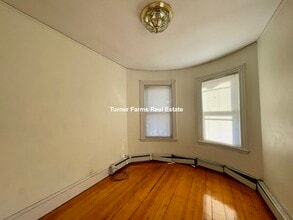 803 Parker St, Unit 3 in Boston, MA - Building Photo - Building Photo
