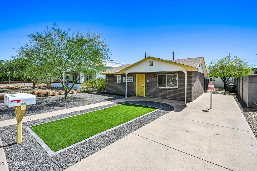 1241 E McKinley St in Phoenix, AZ - Building Photo