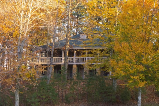 11470 Club Dr in Chapel Hill, NC - Foto de edificio - Building Photo