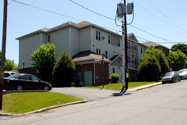 Colonial Square Apartments in Coaldale, PA - Building Photo - Building Photo