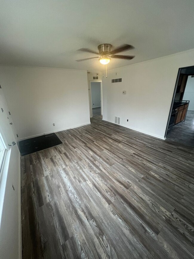 8628 Chapp Ave in Warren, MI - Foto de edificio - Building Photo