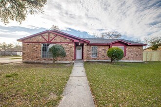 1003 W Nelda Rd in Houston, TX - Building Photo - Building Photo