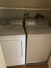 15070 Victory Blvd, Unit 103 in Van Nuys, CA - Building Photo - Building Photo
