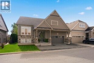 17 Lockside Dr in Peterborough, ON - Building Photo