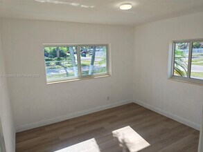 11412 NW 11th Ave in Miami, FL - Building Photo - Building Photo