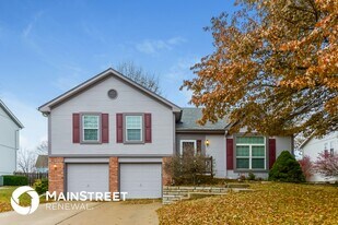 5732 McCormick Dr in Shawnee, KS - Building Photo