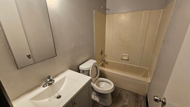 118-118.5-1185 Wood St in Ontario, OH - Building Photo - Building Photo