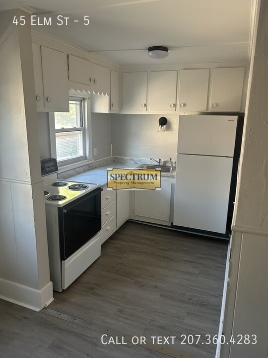 45 Elm St in Waterville, ME - Building Photo