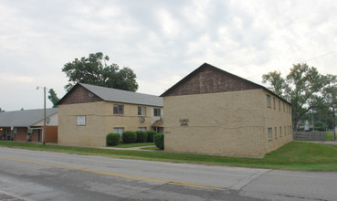 Candy Arms Apartments in Tulsa, OK - Building Photo - Building Photo