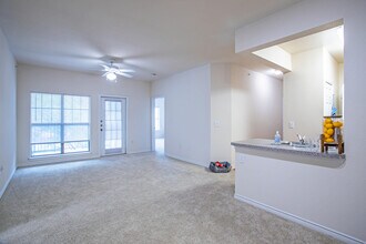 Cypress Creek at River Bend Apartment Homes in Georgetown, TX - Foto de edificio - Interior Photo
