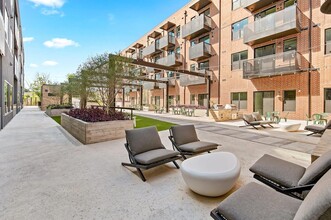 4510 Terry-O Ln, Unit 145 in Austin, TX - Foto de edificio - Building Photo