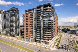 Solar Uniquartier in Brossard, QC - Building Photo - Building Photo