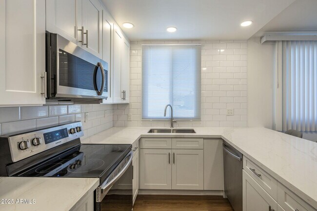 6936 E 3rd St in Scottsdale, AZ - Building Photo - Building Photo