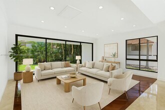 8118 Los Pinos Blvd in Coral Gables, FL - Building Photo - Building Photo