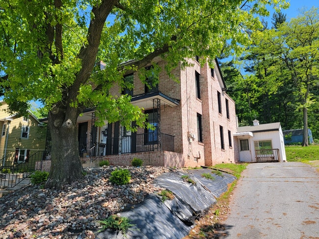 622 E Main St in Ephrata, PA - Building Photo - Building Photo