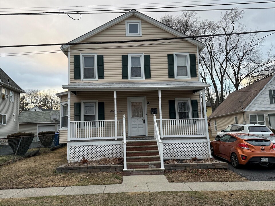 66 Spring St in Goshen, NY - Building Photo