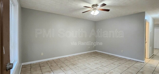 107 Spring Ct in Fairburn, GA - Building Photo - Building Photo