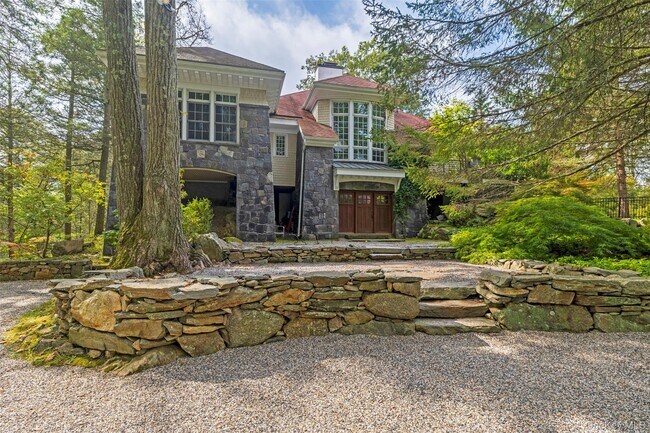 12 Bishop Park Rd in Pound Ridge, NY - Building Photo - Building Photo