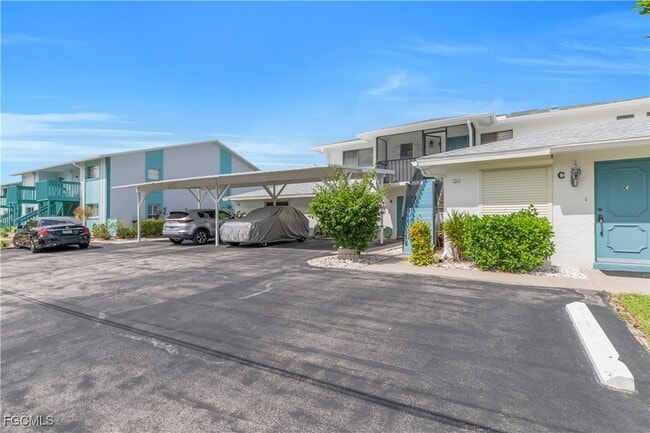 1011 SE 40th St, Unit 5 E in Cape Coral, FL - Building Photo - Building Photo