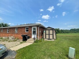 601 Rizek Dr in North Liberty, IN - Building Photo