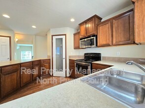 11732 12th Pl W in Everett, WA - Foto de edificio - Building Photo