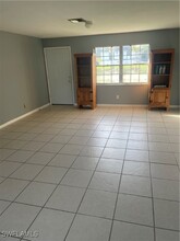 7335 Myrtle Rd in Ft. Myers, FL - Building Photo - Building Photo