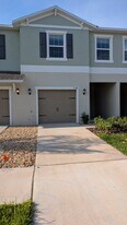 17247 Southern Hvn Dr in Wimauma, FL - Building Photo