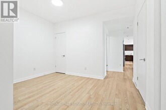 375 King St W in Toronto, ON - Building Photo - Building Photo