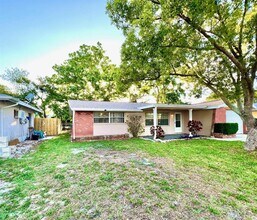 8931 Ledgestone Ln in Port Richey, FL - Building Photo - Building Photo