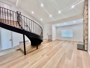 20243 Lorne St in Los Angeles, CA - Building Photo - Building Photo