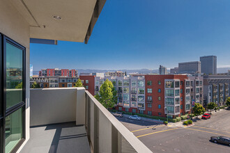 Bell Uptown District in Oakland, CA - Foto de edificio - Building Photo