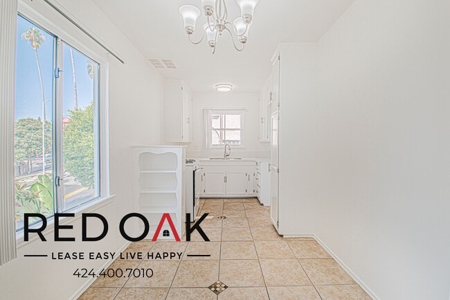 512 Normandie Ave in Los Angeles, CA - Building Photo - Building Photo
